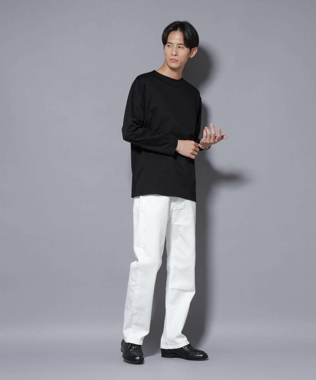｢NJ/CLUB｣モクロディ ボートネック サイドスリットTシャツ