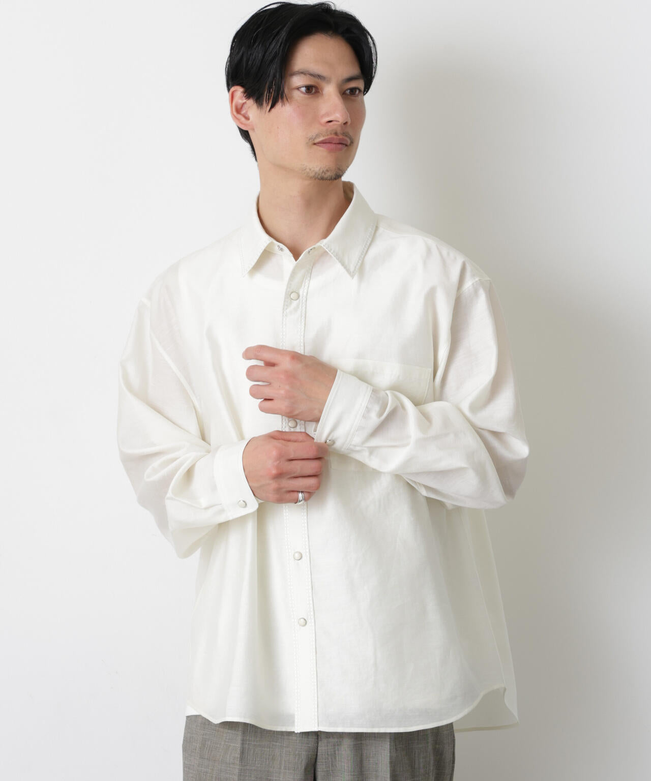 エンブロイダリーシルキーシャツ