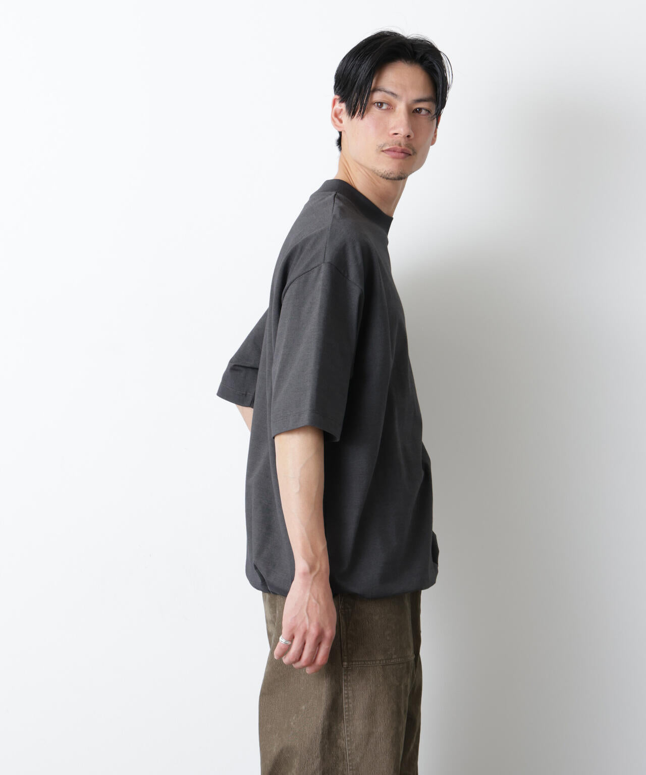 ソラーロワイドモックネックTシャツ