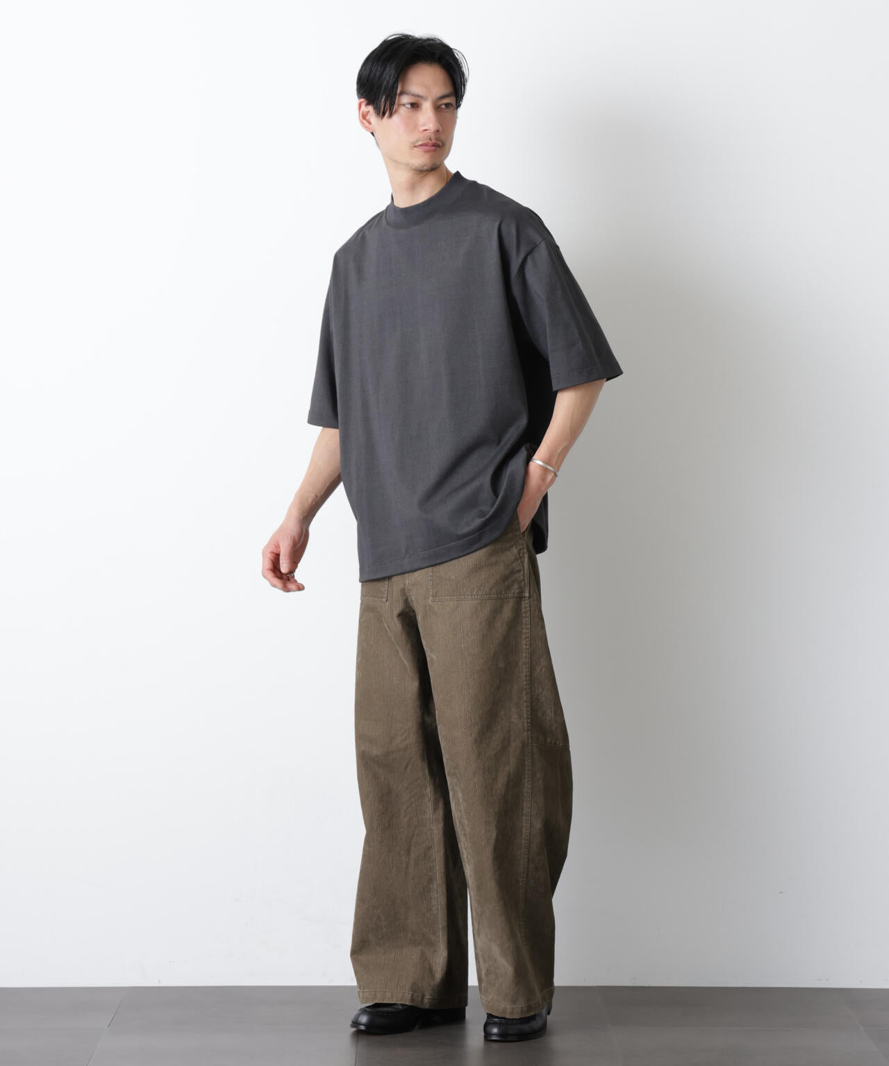 ソラーロワイドモックネックTシャツ