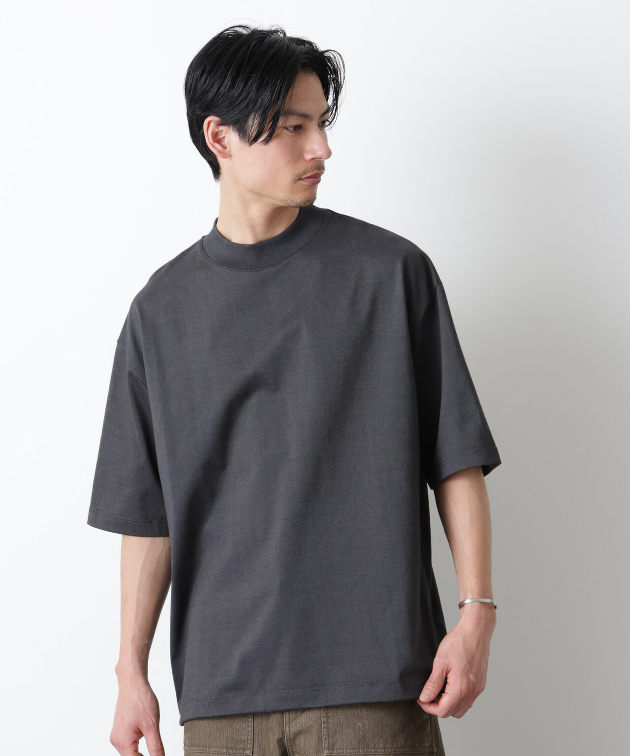 ソラーロワイドモックネックTシャツ