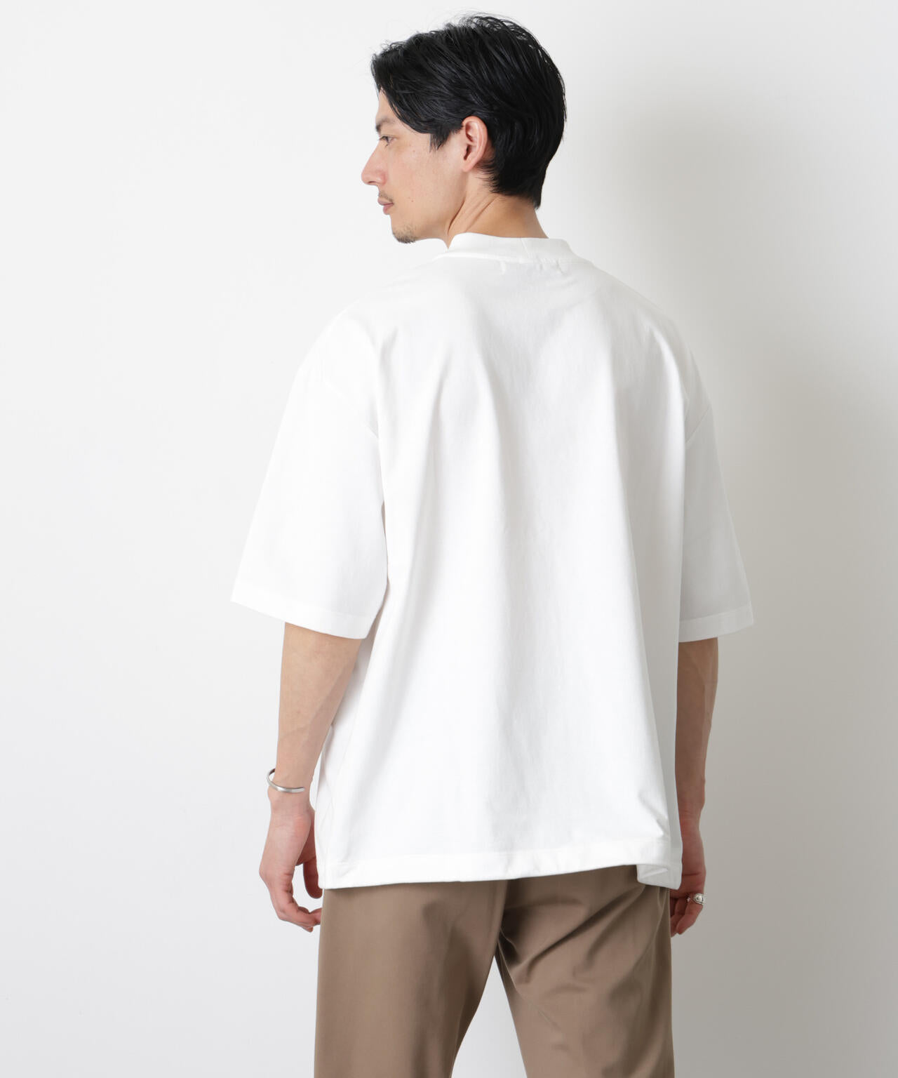 ソラーロワイドモックネックTシャツ