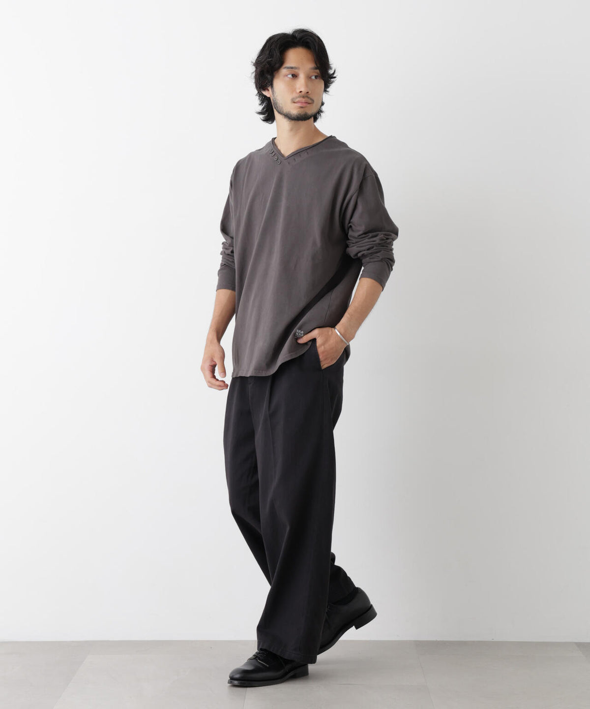 「surplus」デザインヘンリーネックTシャツ 長袖