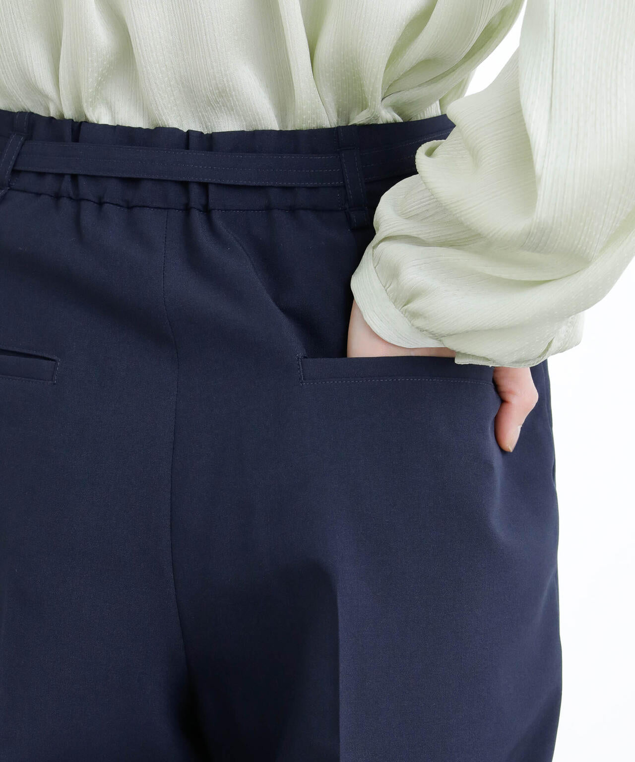 ライトファンクション ベルト付きタックテーパードパンツ(セットアップ可)