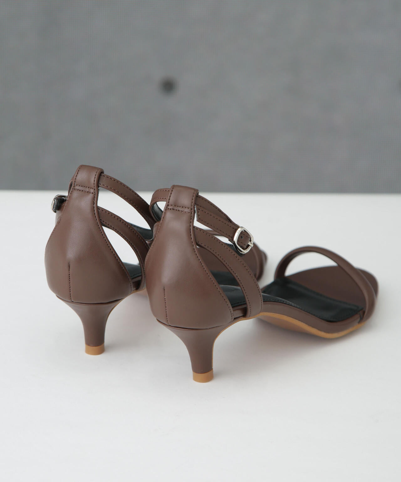 ワンストラップサンダル