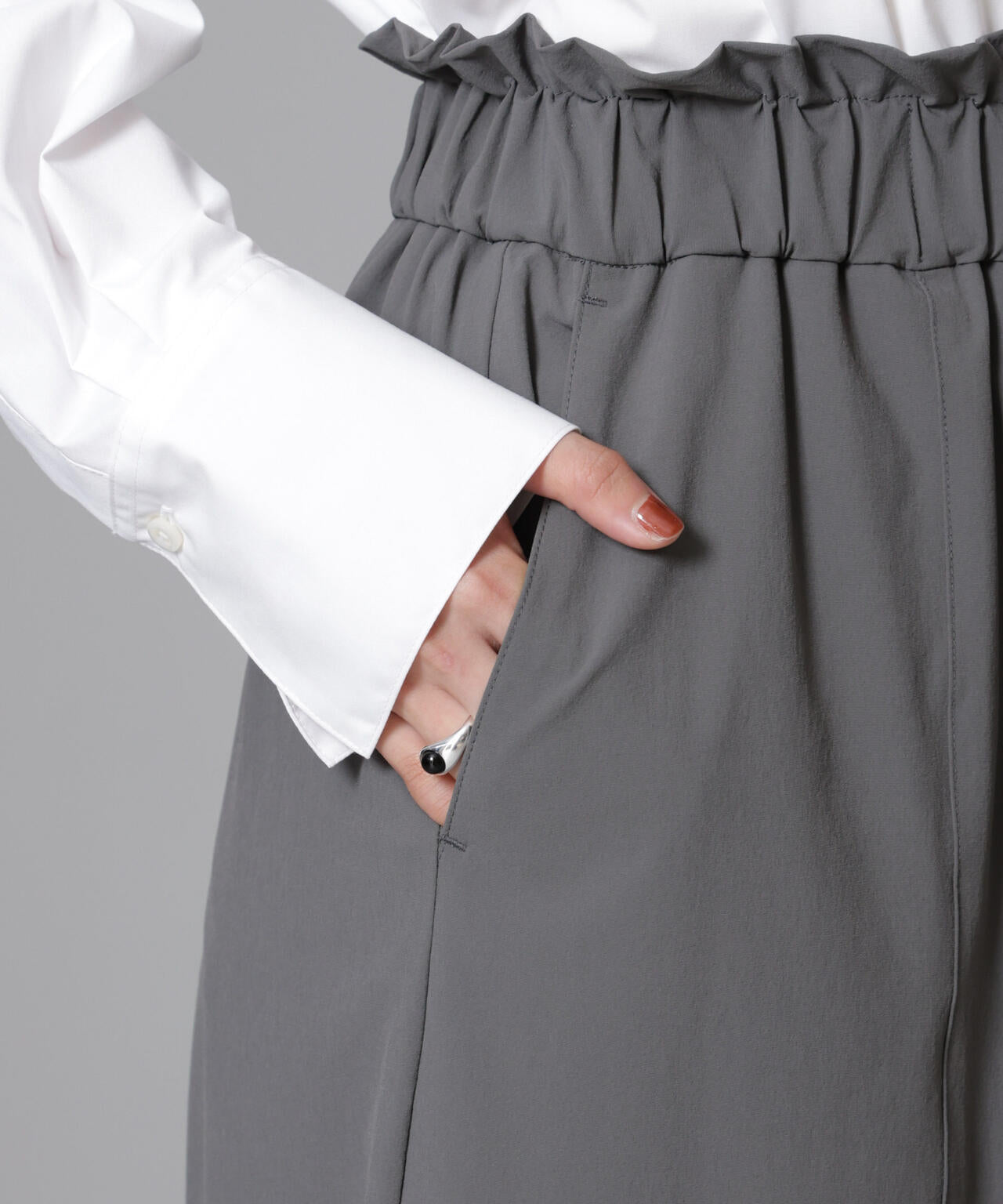 ワッシャーコクーンイージーパンツ