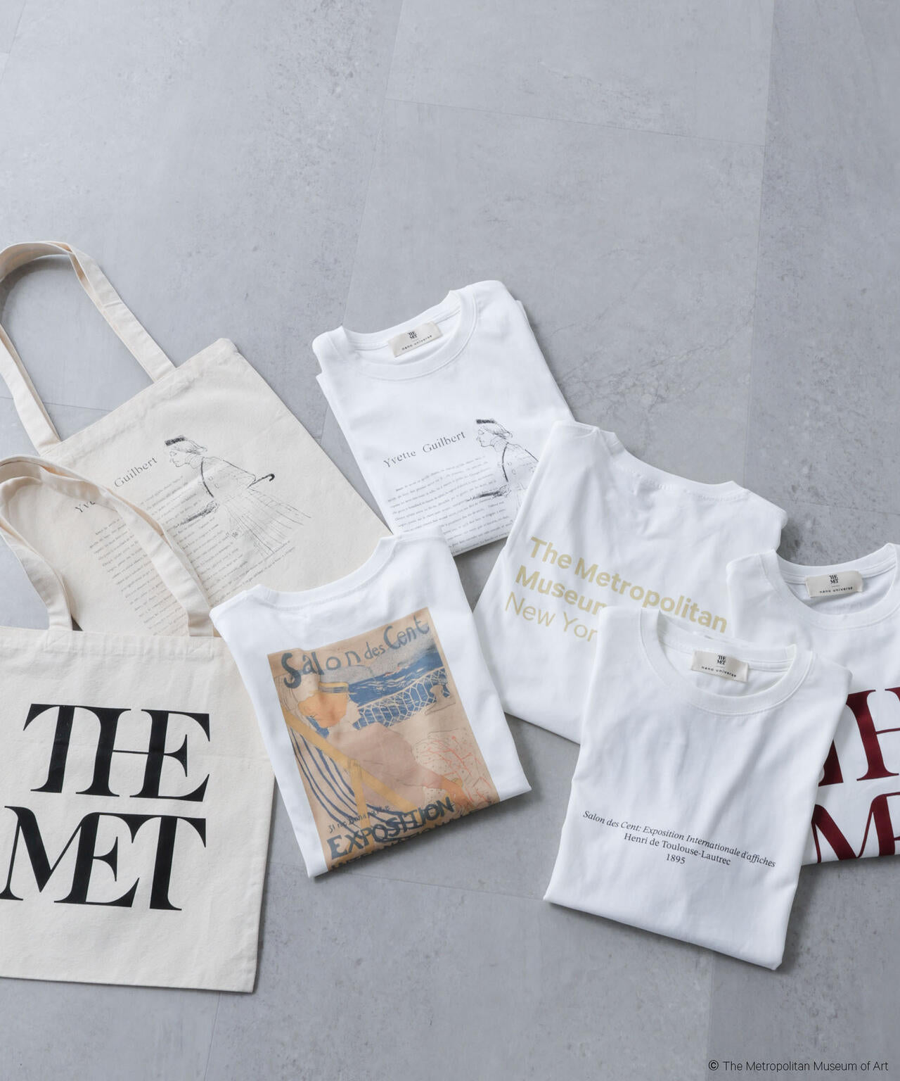 The Met 別注ロゴプリントTシャツ