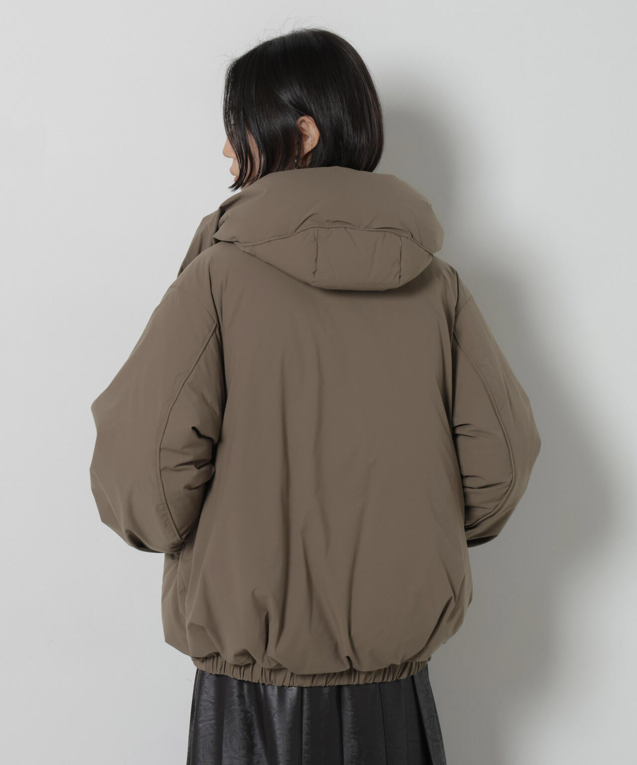 「西川ダウン(R)」ソロテックスショートダウン
