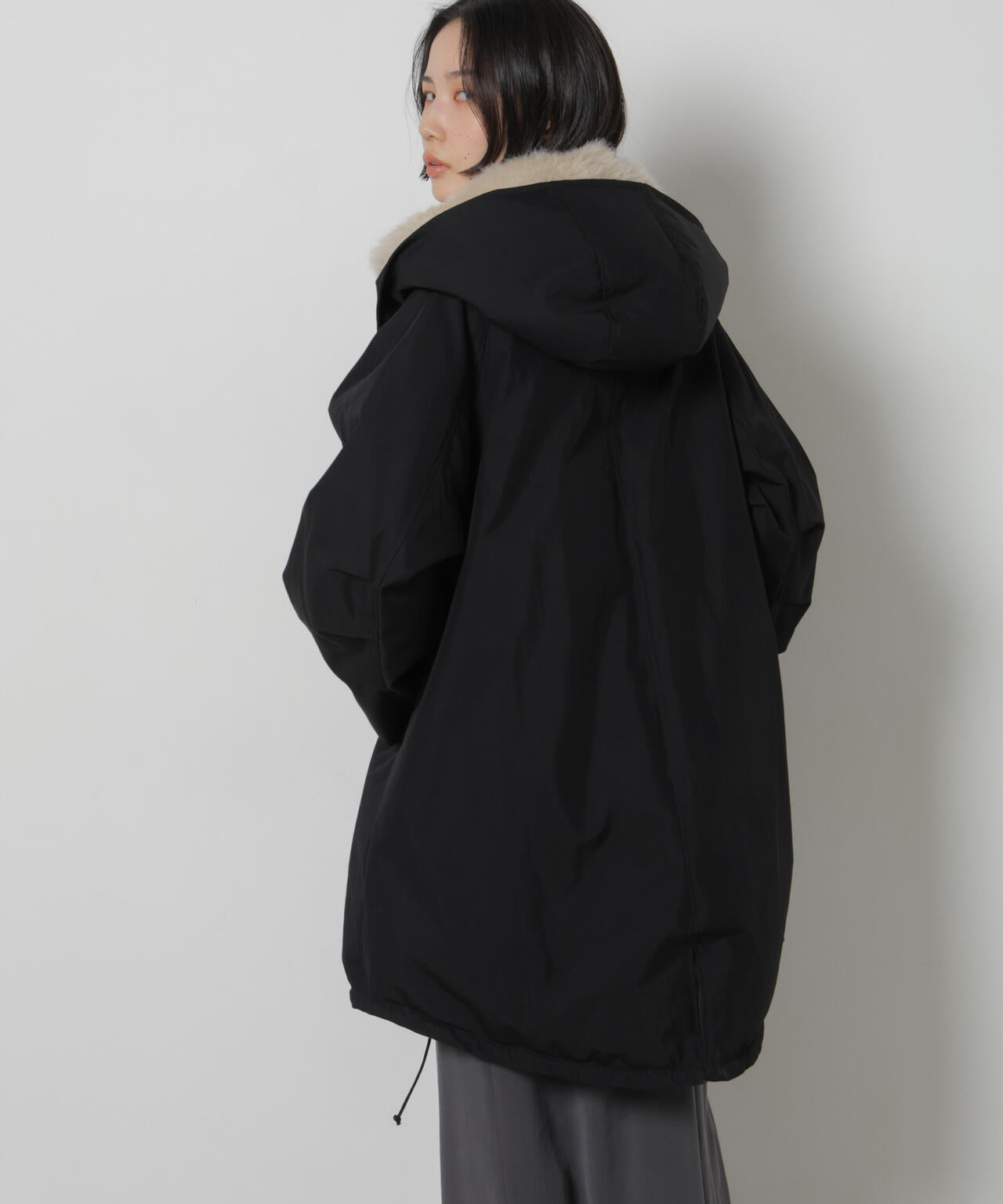「STEVELOUR」「西川ダウン(R)」ファー付きコート