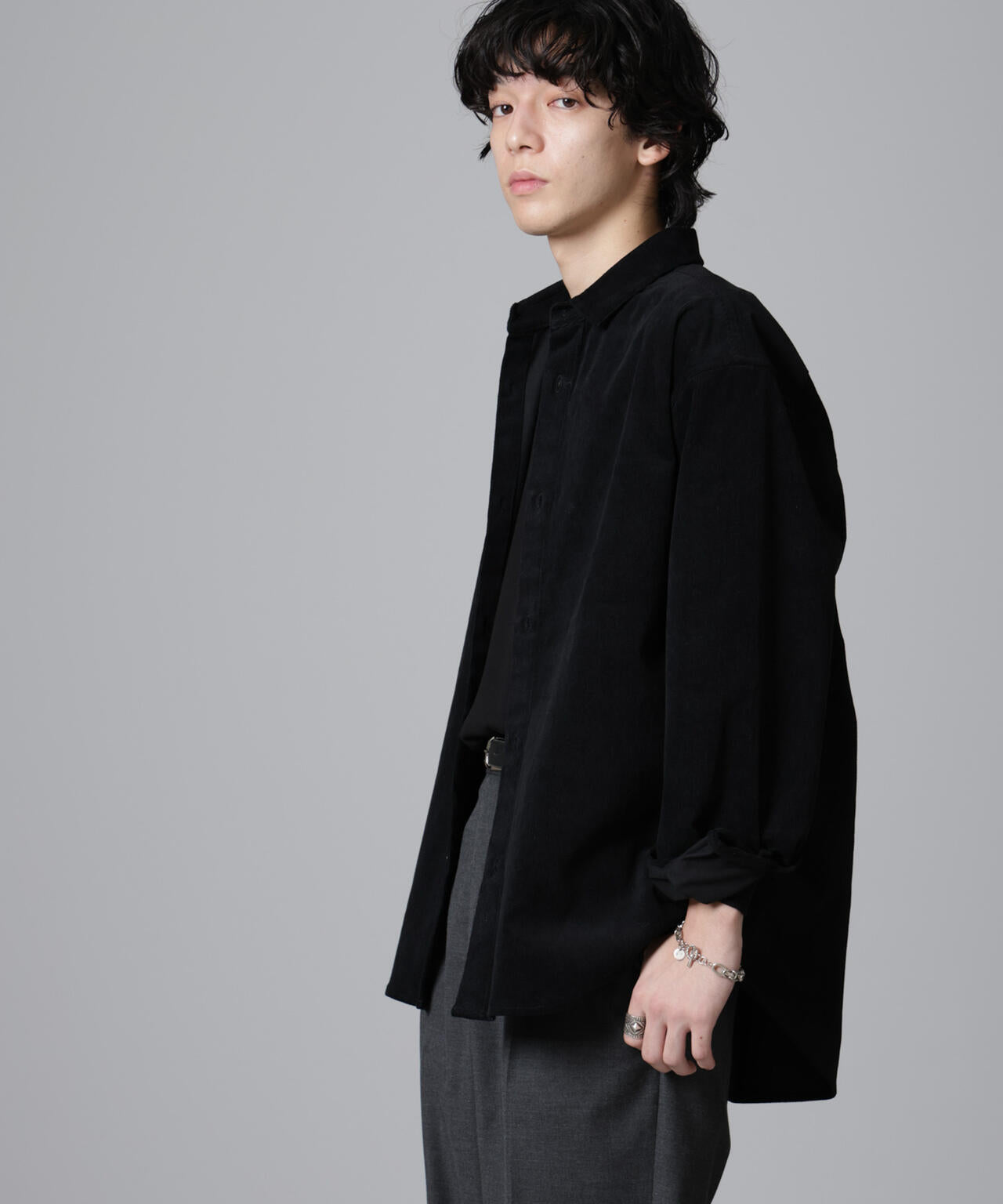 リラックスコーデュロイシャツ