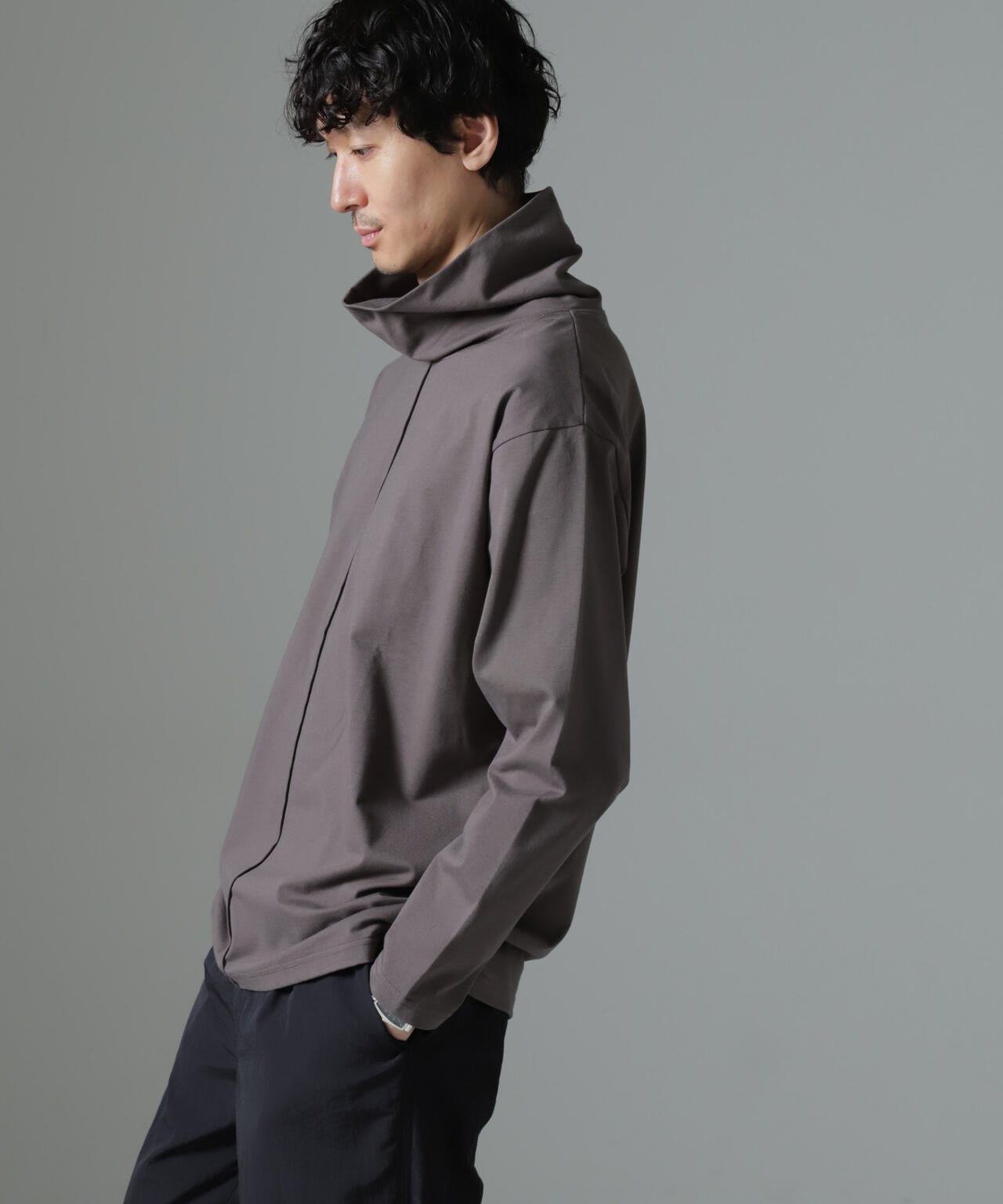 WEB限定/ボリュームハイネックプルオーバー 長袖