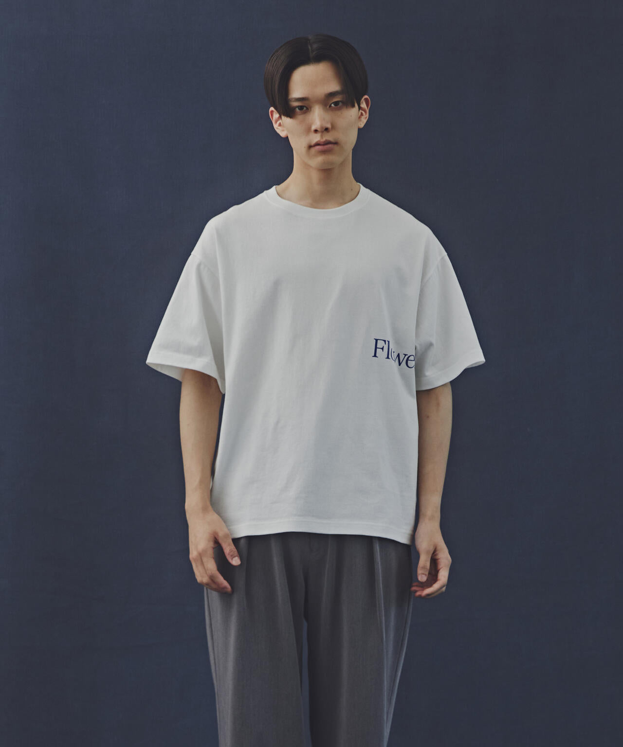 「Commonuse」ヴィンテージライク Flowers Tシャツ