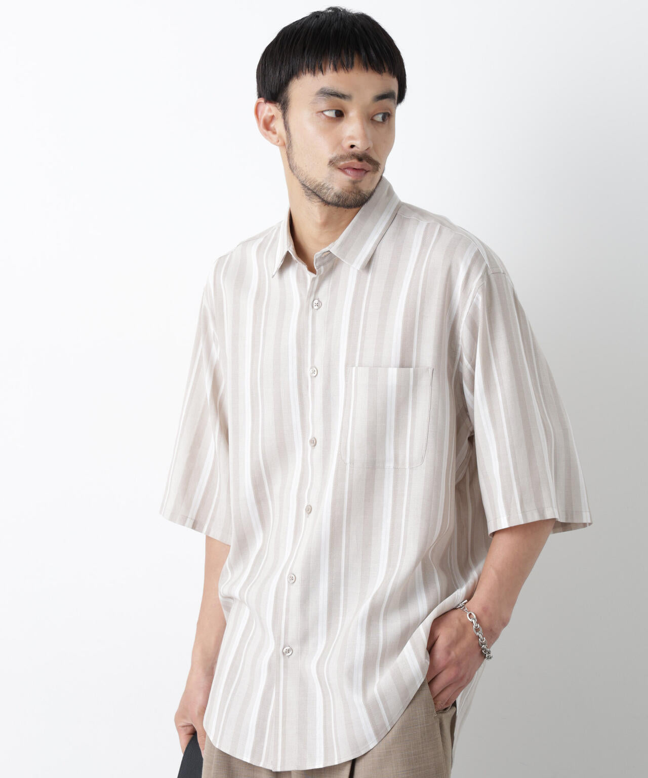 180cm　B:89 W:70 H:91 着用サイズ：L