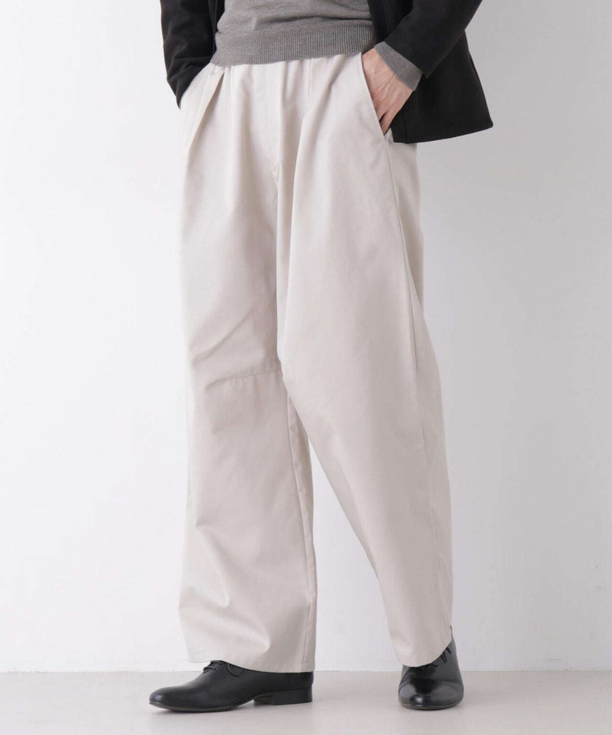 185cm　B:92 W:77 H:90 着用サイズ：L