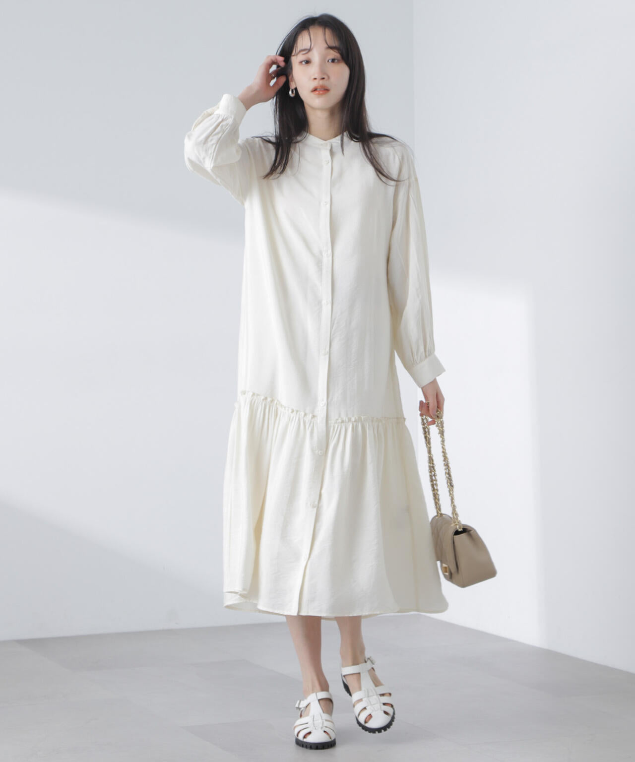ギャザーヘムスタンドカラーワンピース