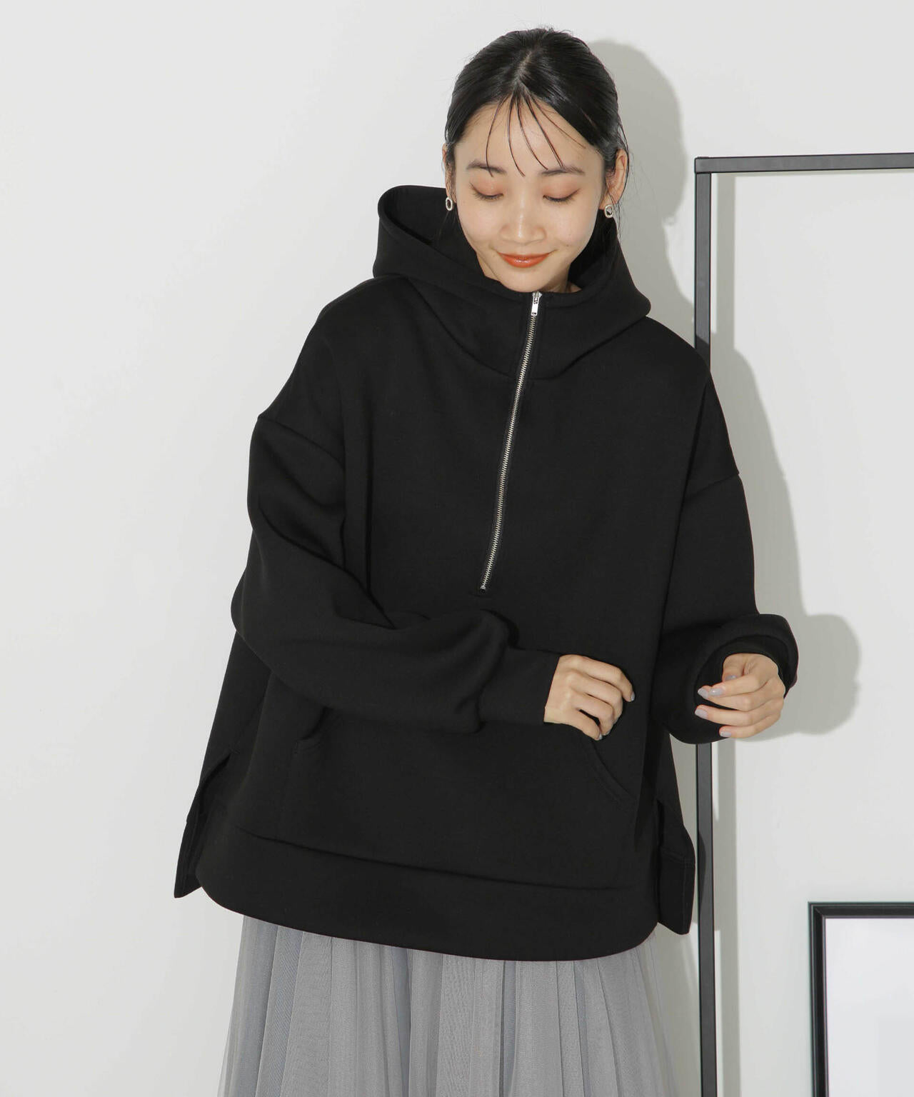 ハーフジップフードダンボールプルオーバー