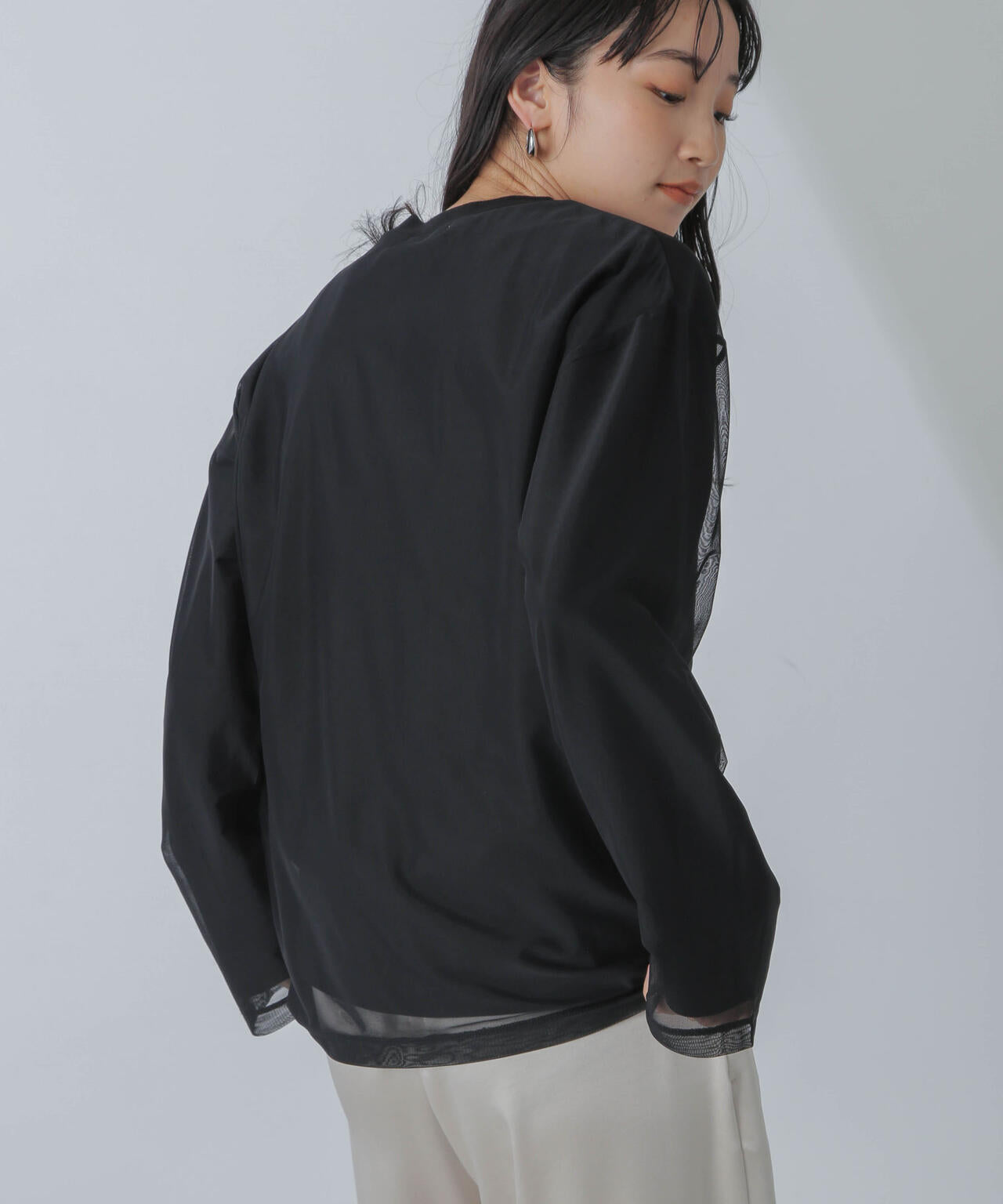 チュールレイヤードロングスリーブTシャツ