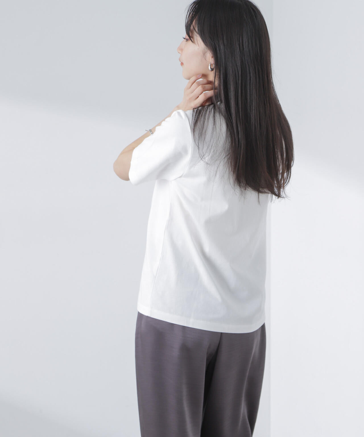 ロゴプリントTシャツ