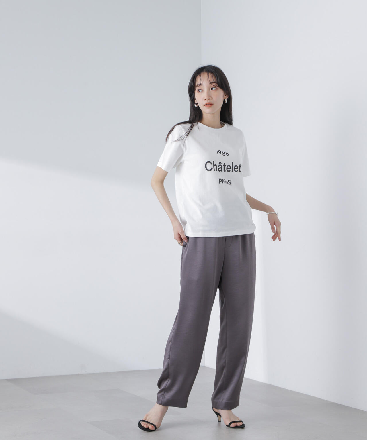 ロゴプリントTシャツ