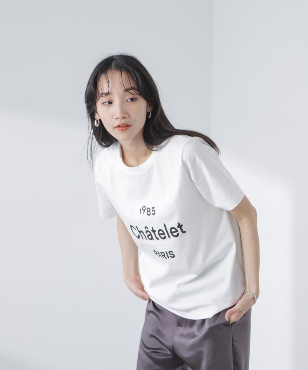 ロゴプリントTシャツ