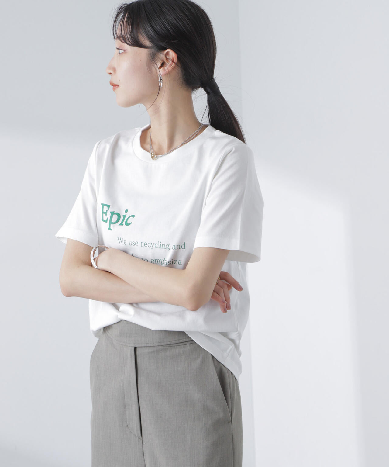 ロゴプリントTシャツ