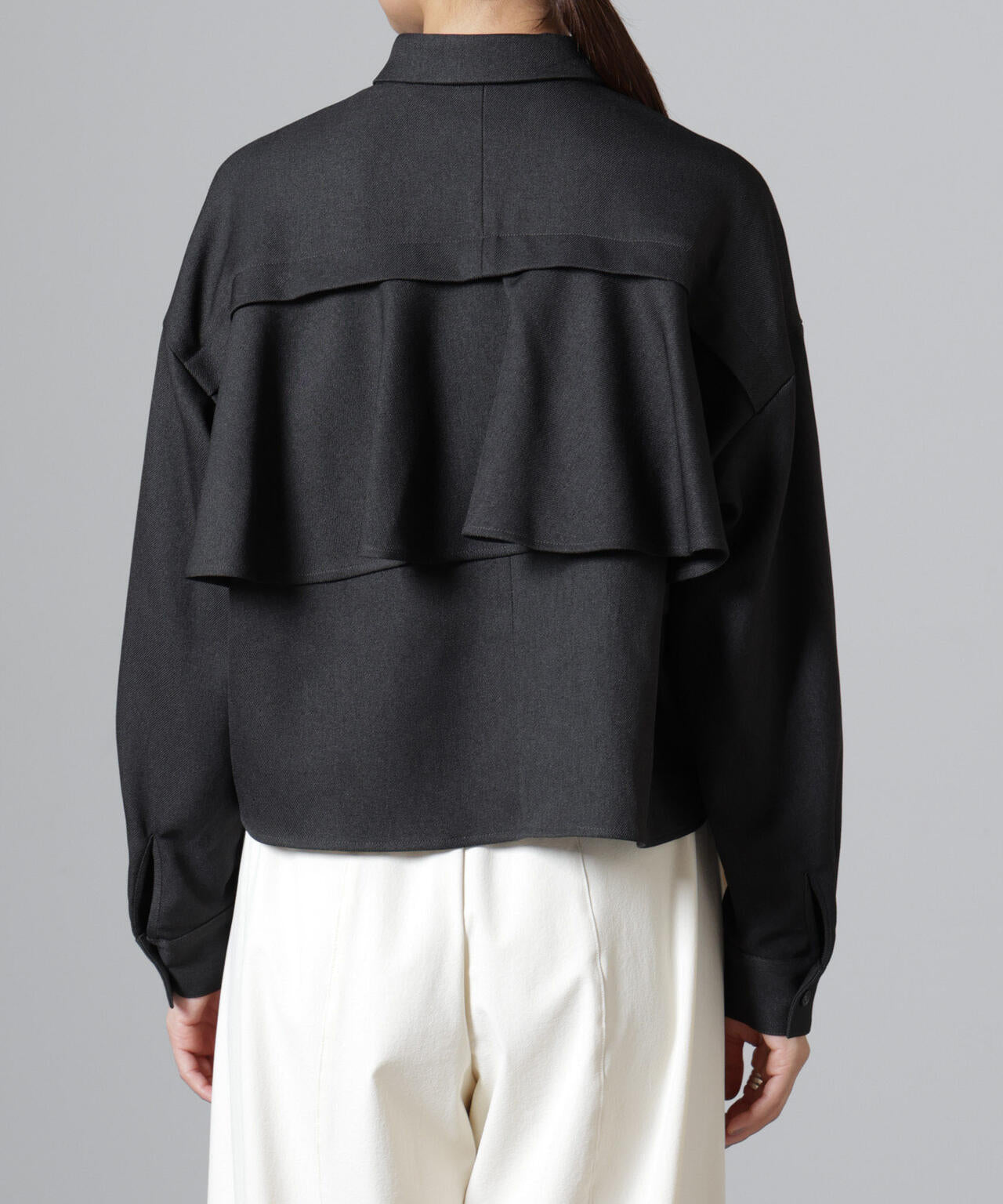 バックコンシャスクロップドシャツ（セットアップ可）