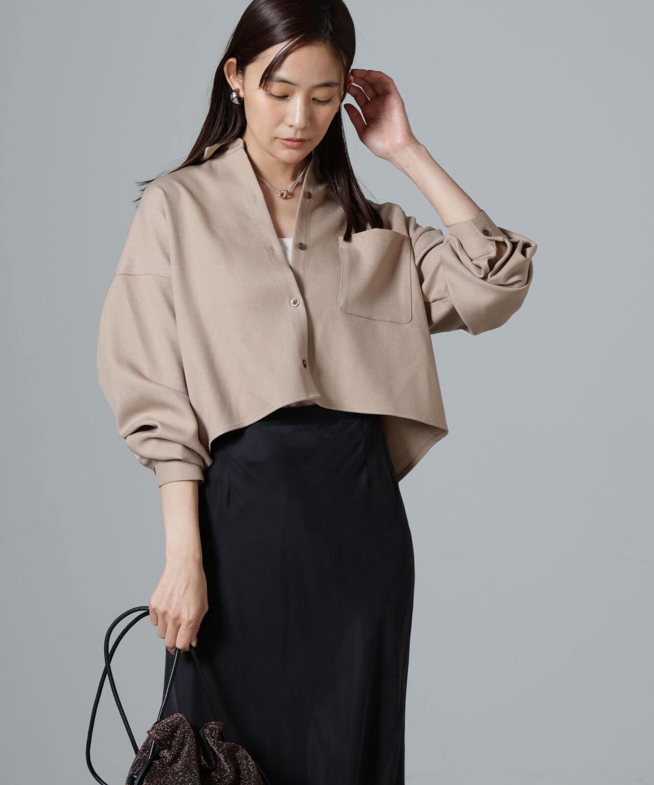 バックコンシャスクロップドシャツ（セットアップ可）