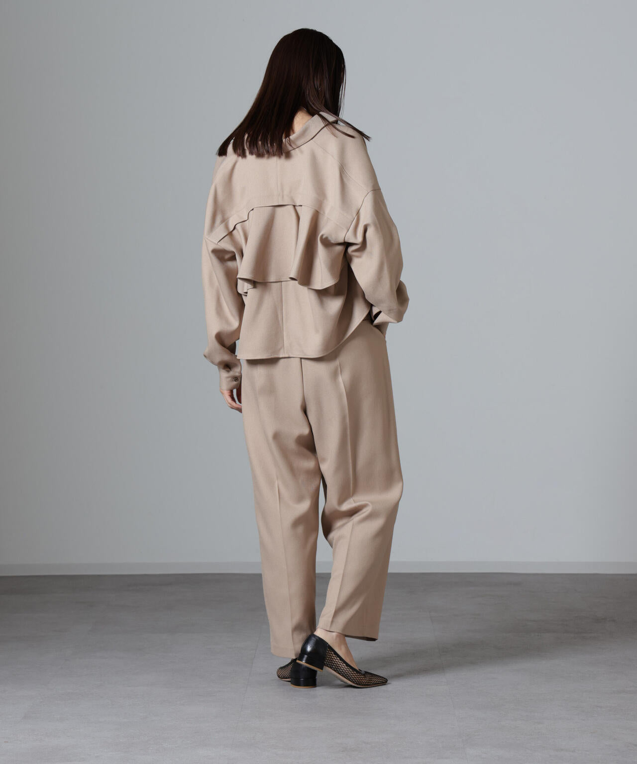 バックコンシャスクロップドシャツ（セットアップ可）