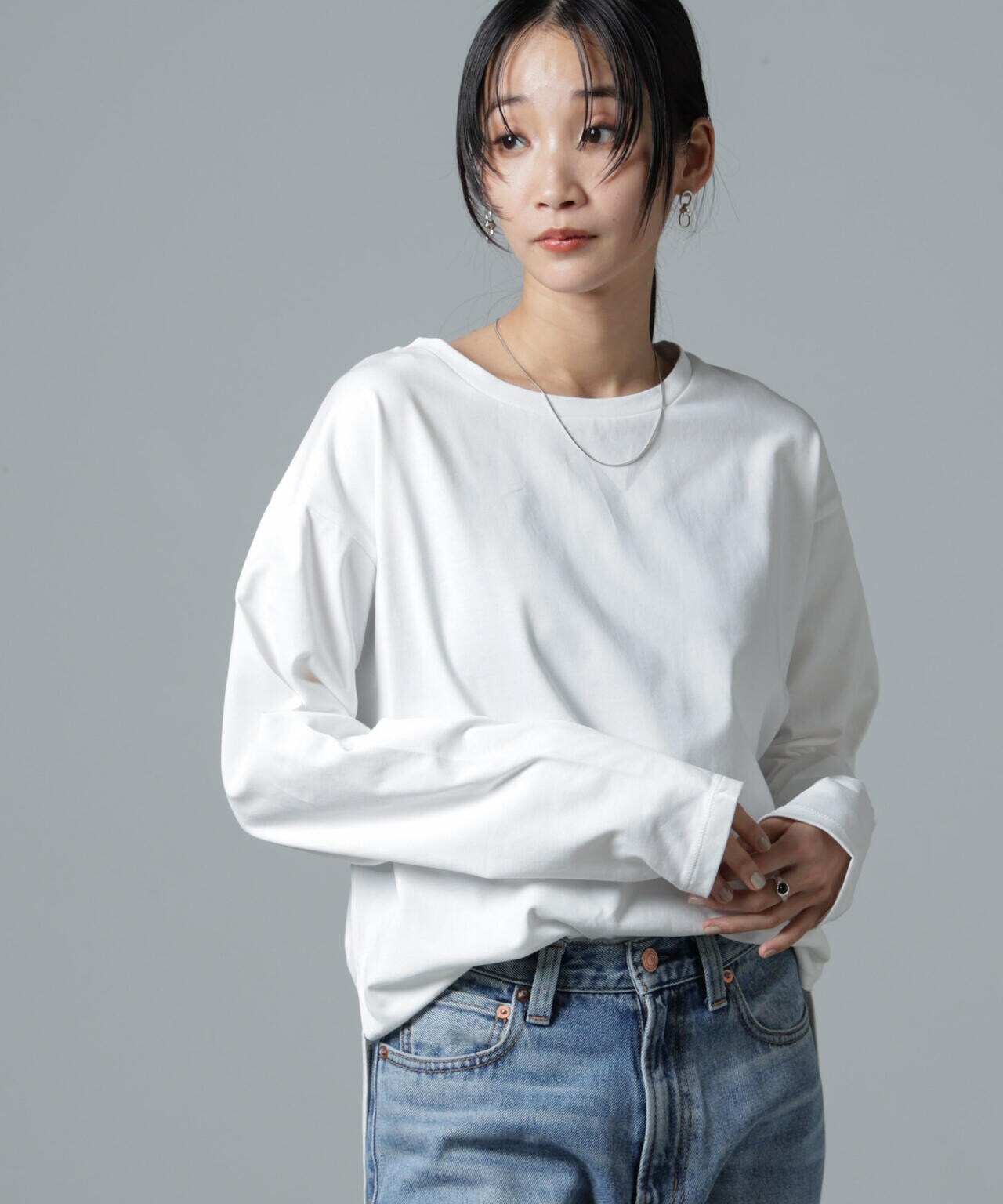 サイドスリットロングスリーブTシャツ