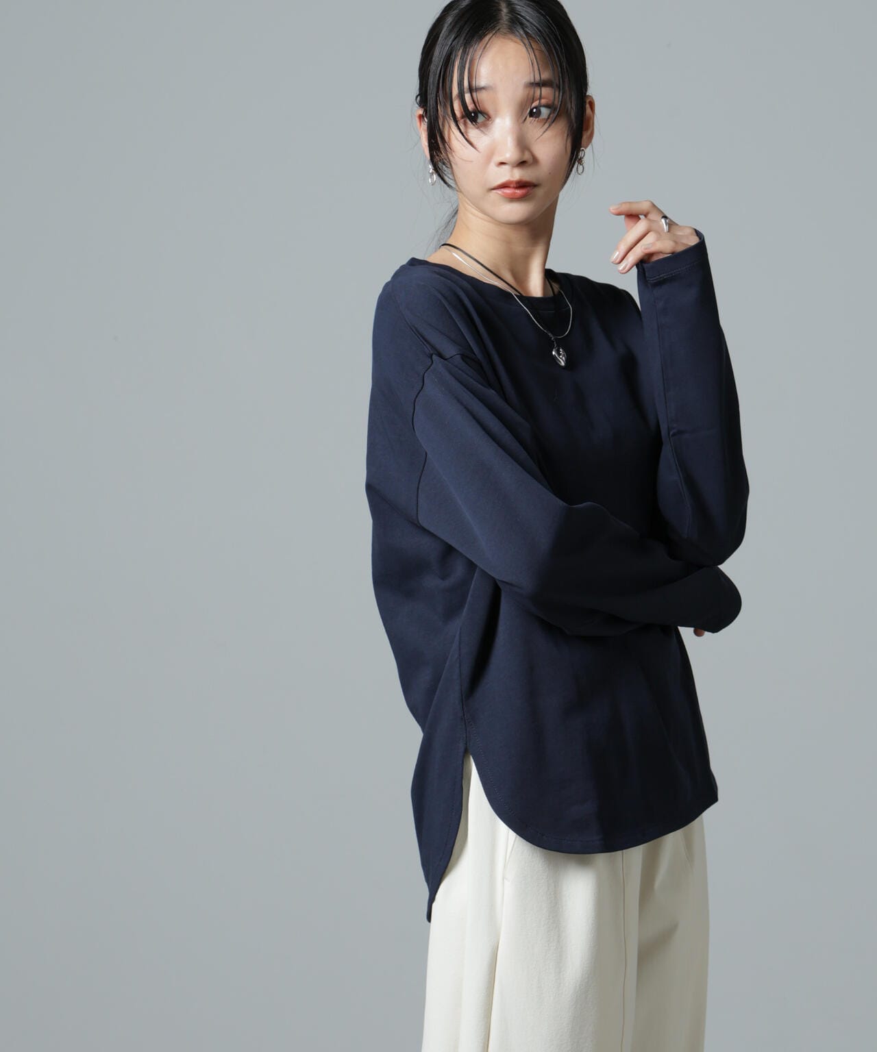 サイドスリットロングスリーブTシャツ