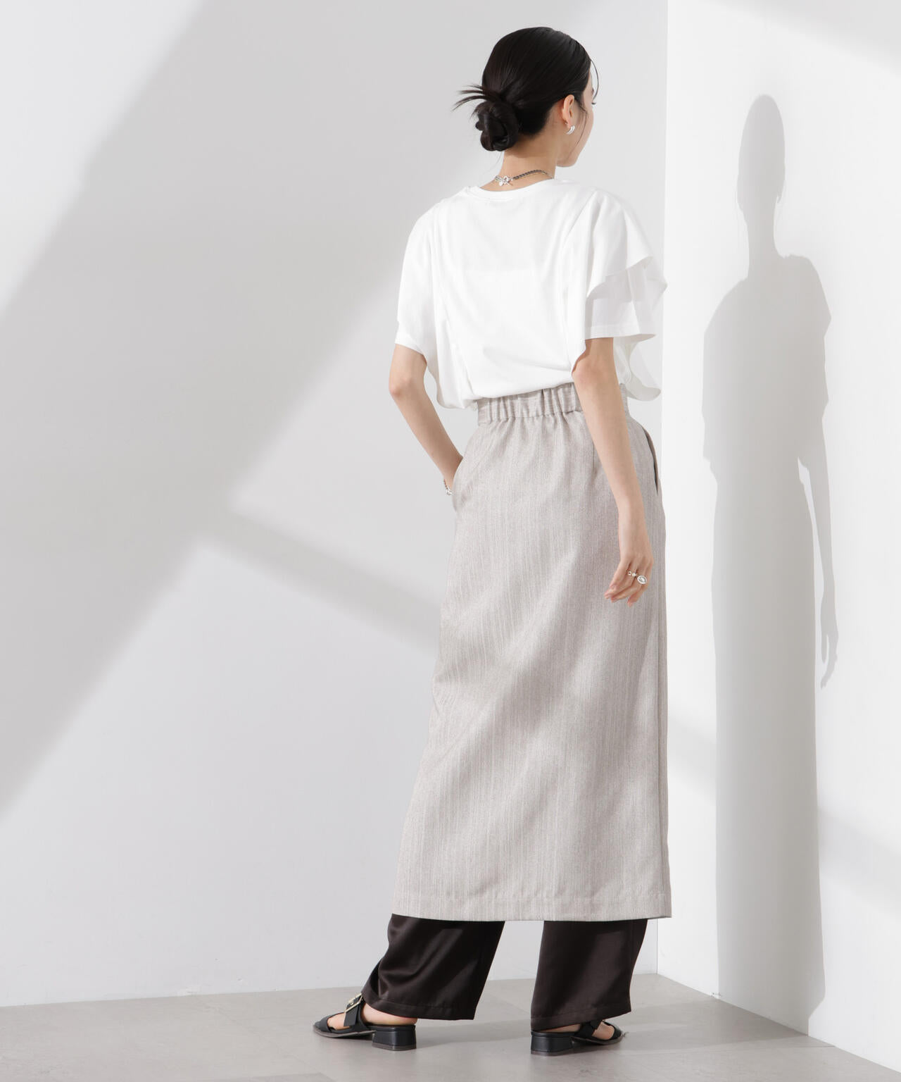 ラッフルデザインTシャツ