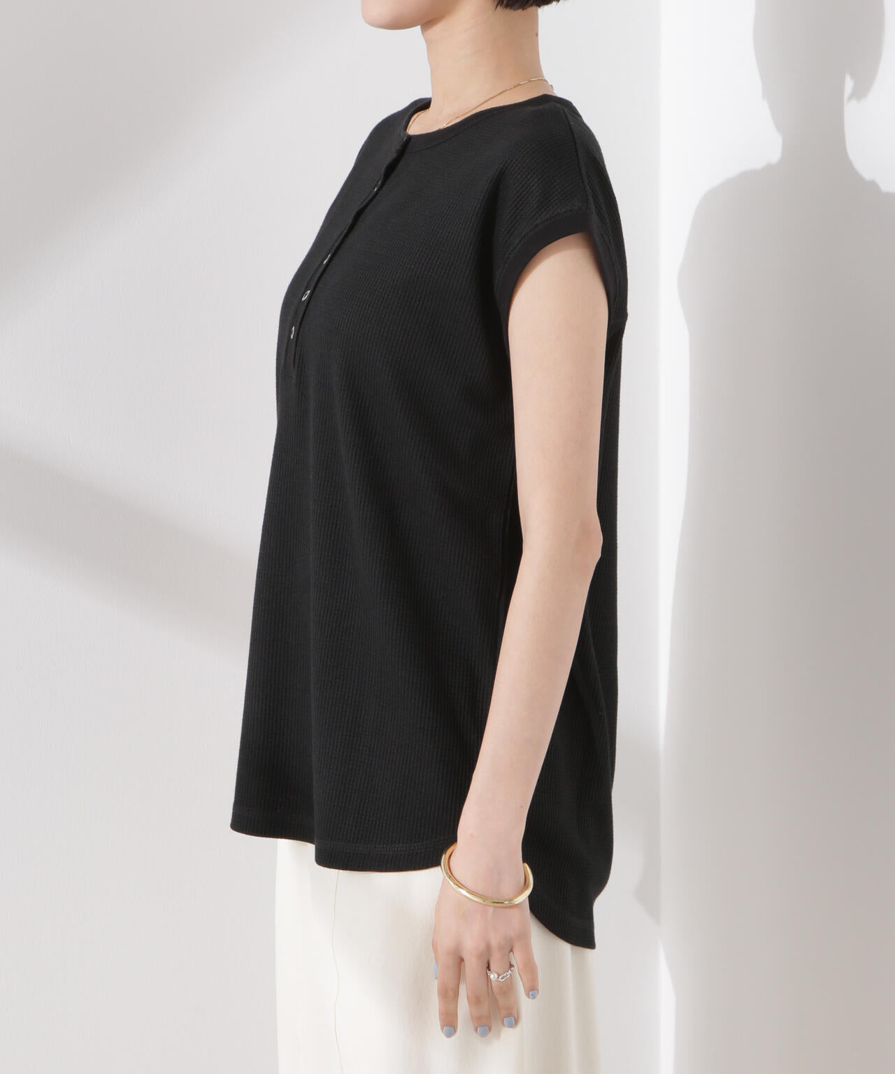 ワッフルヘンリーノースリーブトップス