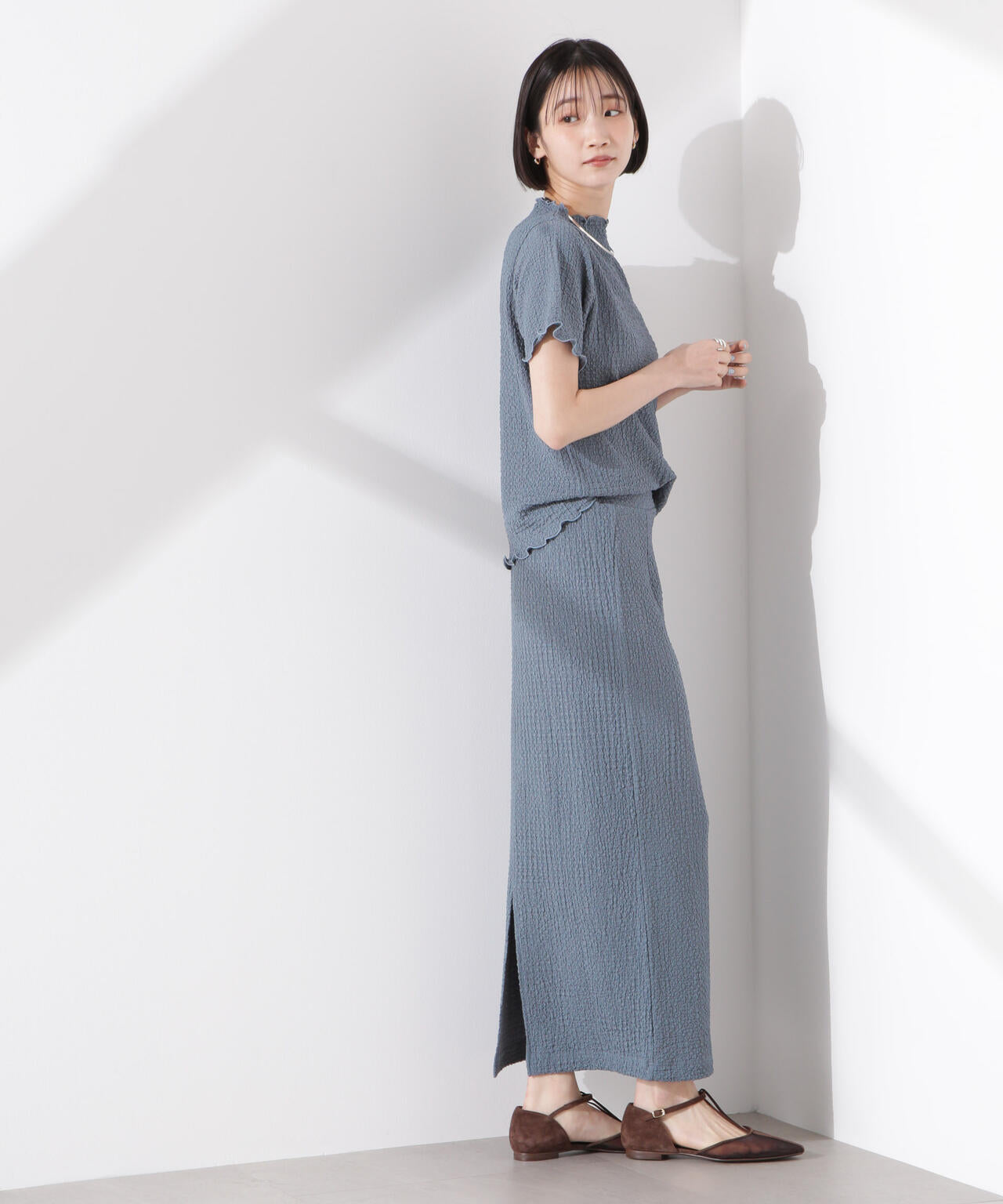 シャーリングジャガード半袖ナロートップス (セットアップ可)