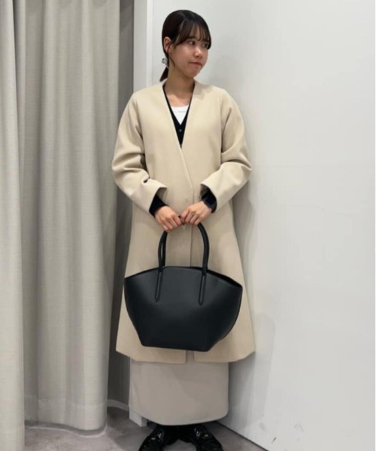 Vネックノーカラーコート