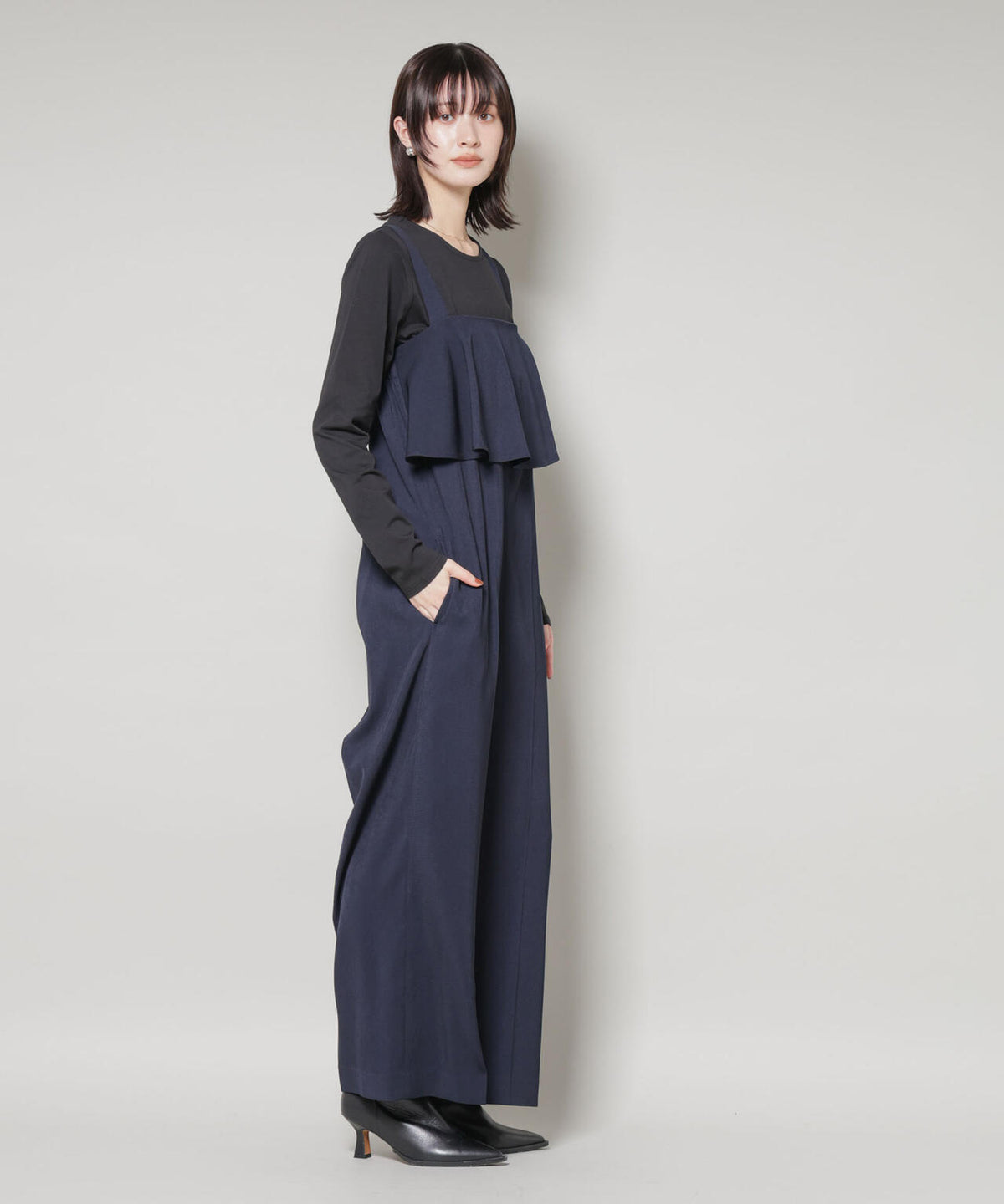 フロントフリルサロペットパンツ