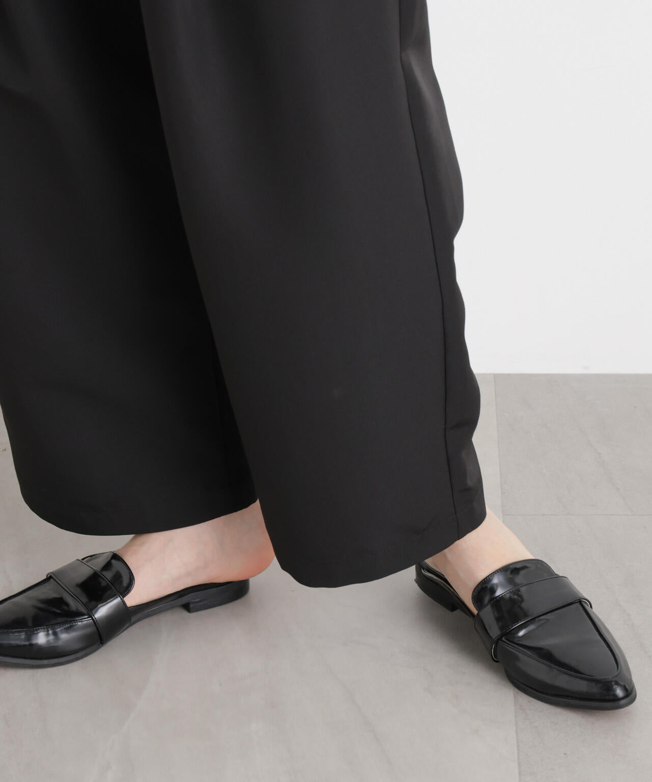 平織りツータックワイドパンツ