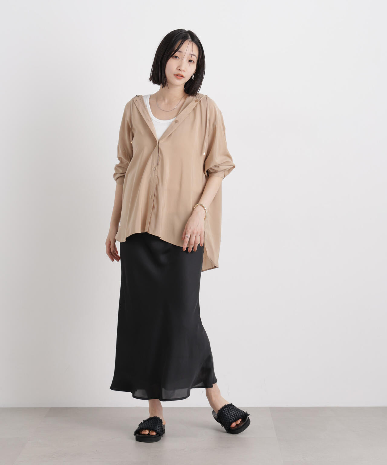 シアーサテンマキシスカート