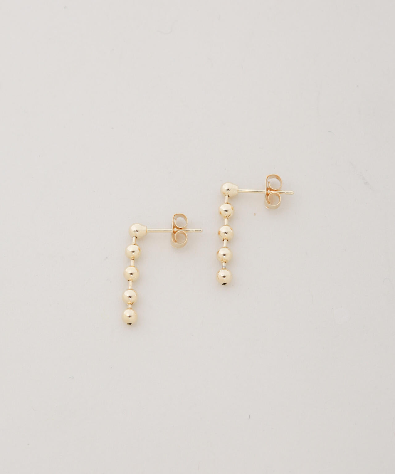 ボールチェーンドロップピアス