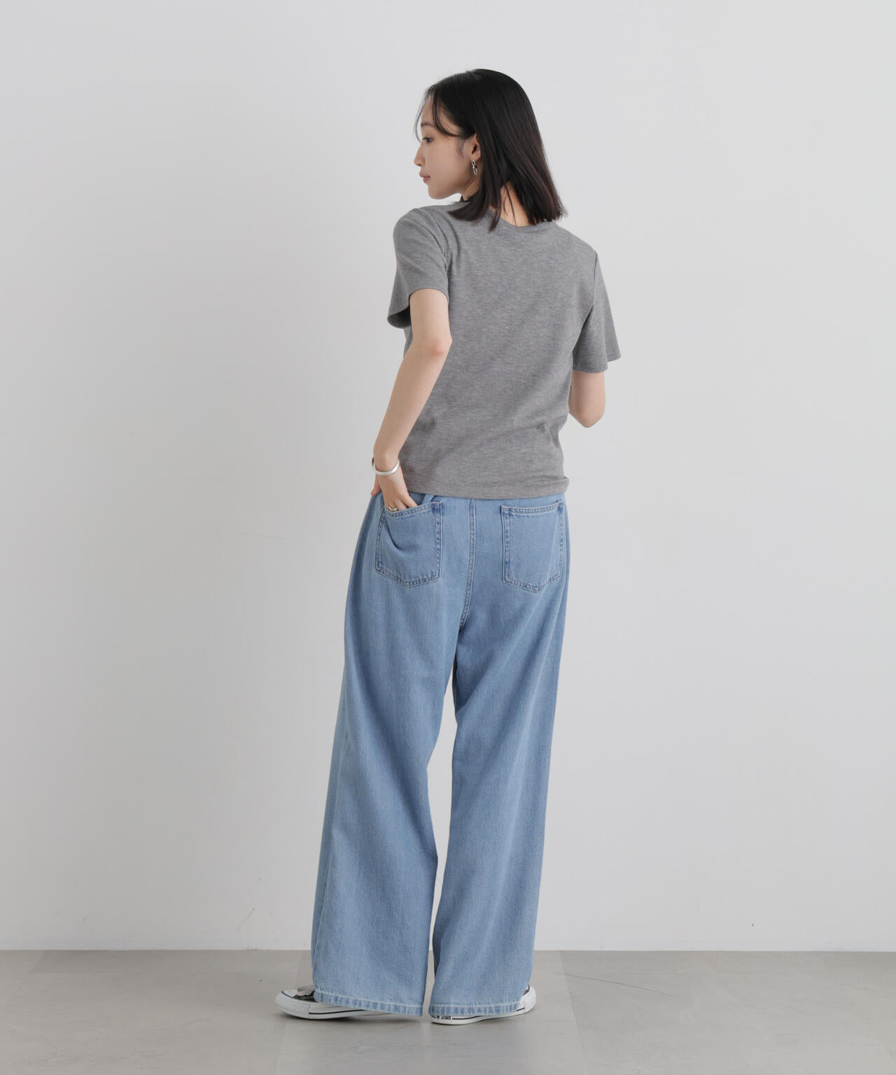 ラメリブカットクルーネックTシャツ