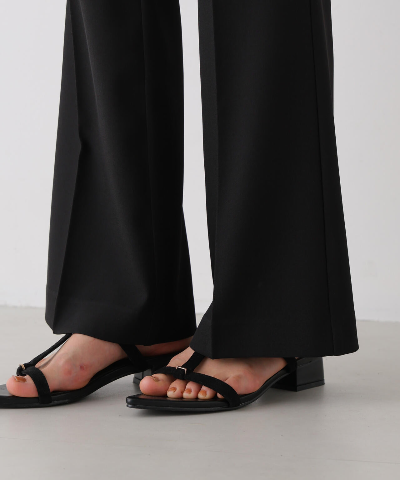 WEB限定/ハイウエストセンタープレススラックスパンツ
