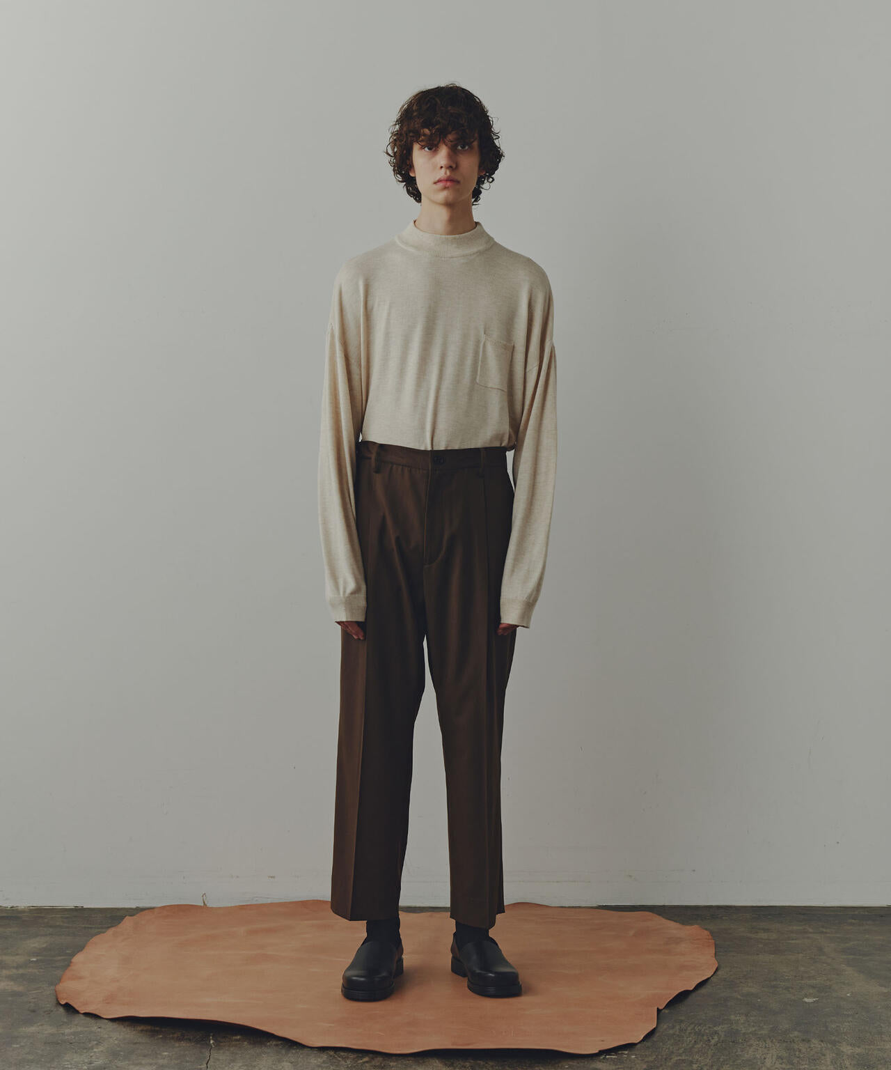 WEB限定/「Commonuse」クルーネックポケットニット