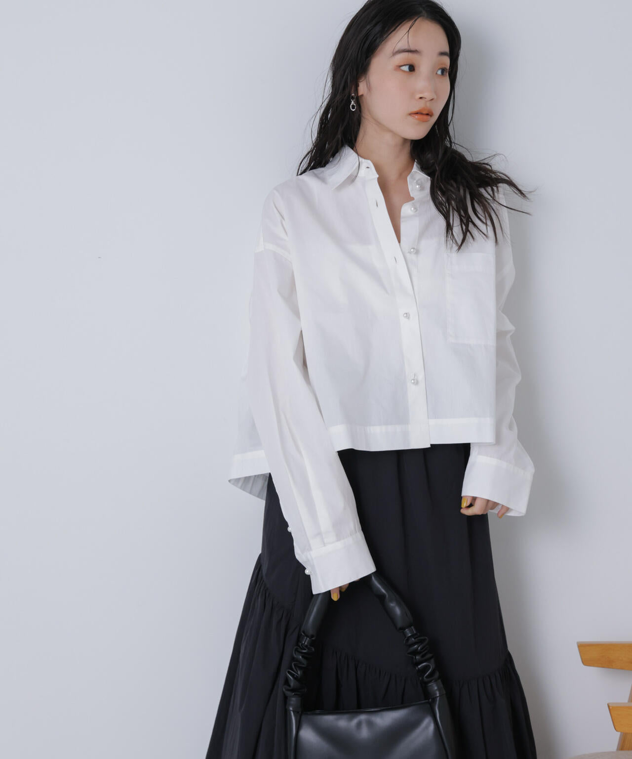 WEB限定/パールボタンクロップドシャツ