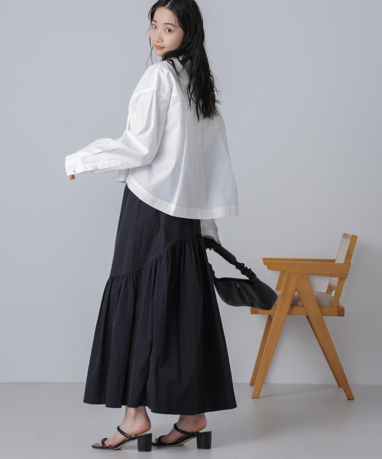 WEB限定/パールボタンクロップドシャツ