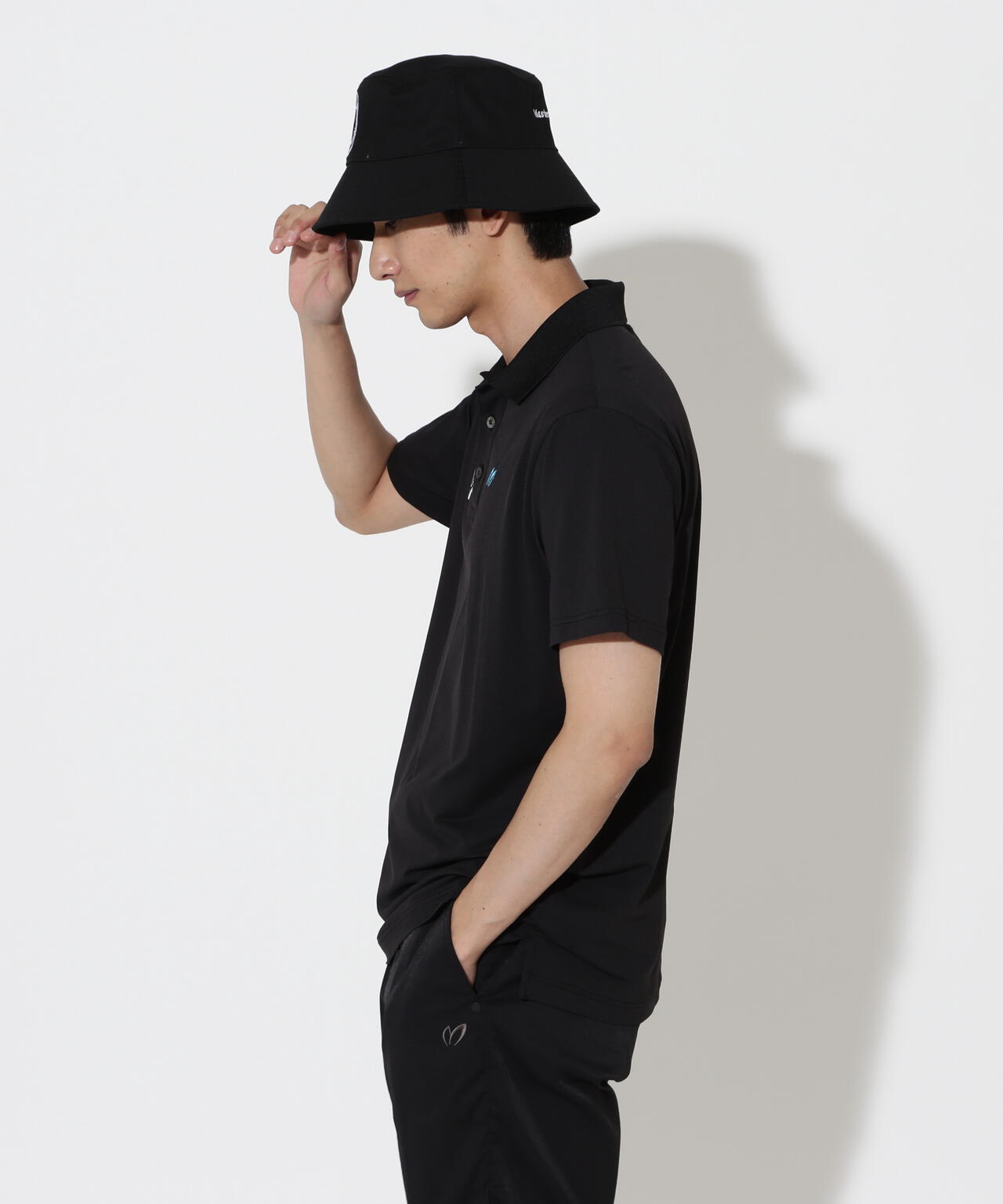 H:182cm/C:93/W:77/H:91 着用サイズ：5