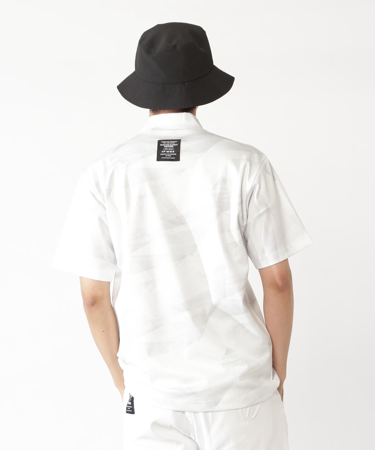 H:182cm/C:93/W:77/H:91 着用サイズ：5