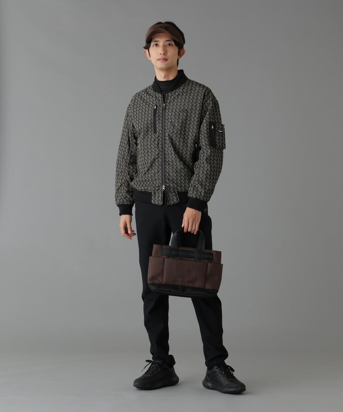H:182cm/C:93/W:77/H:91 着用サイズ：5