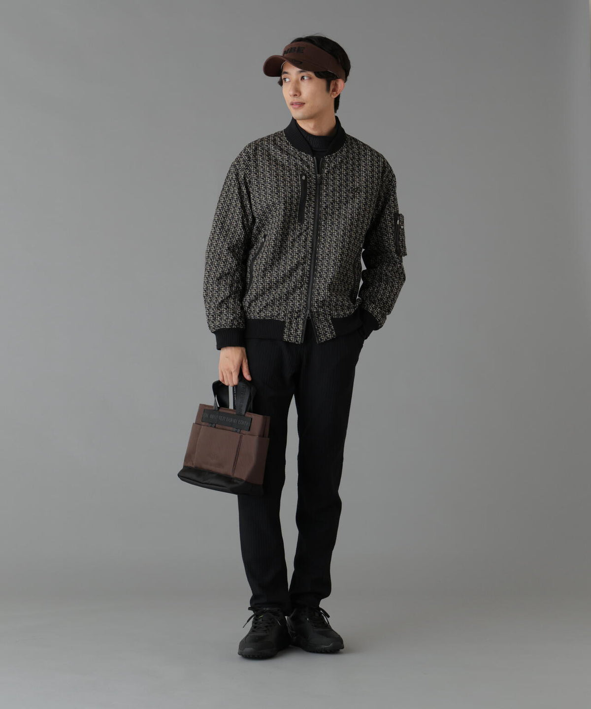 H:182cm/C:93/W:77/H:91 着用サイズ：5