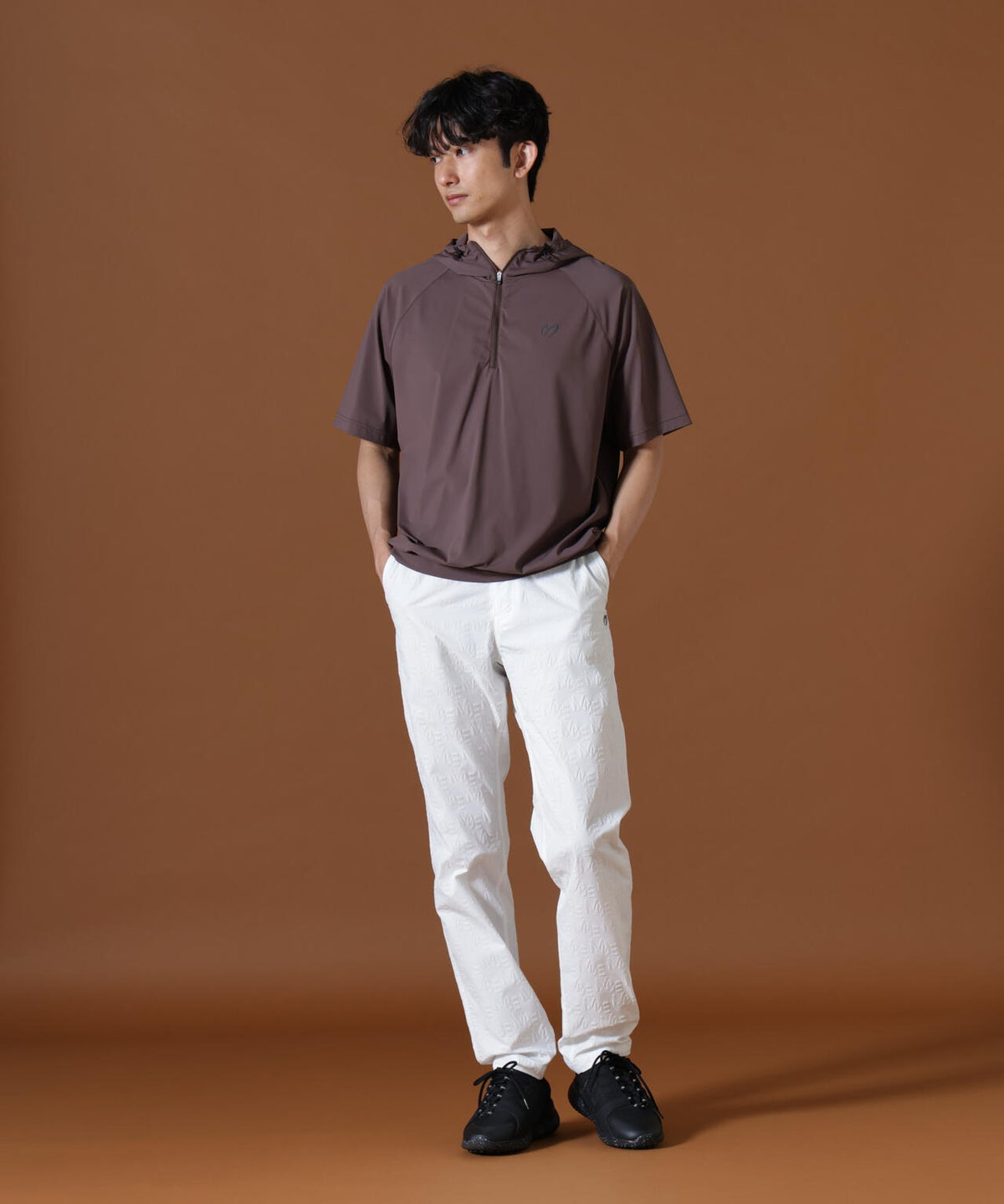 H:182cm/C:93/W:77/H:91 着用サイズ：5