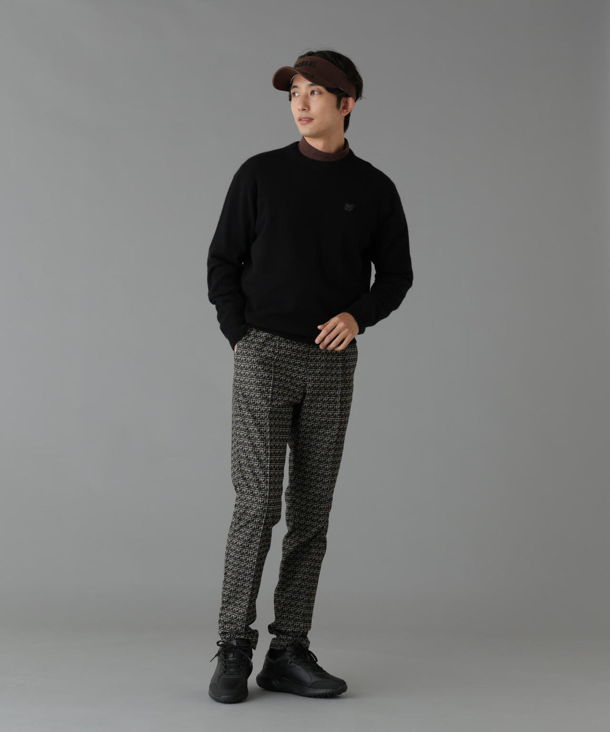 H:182cm/C:93/W:77/H:91 着用サイズ：5