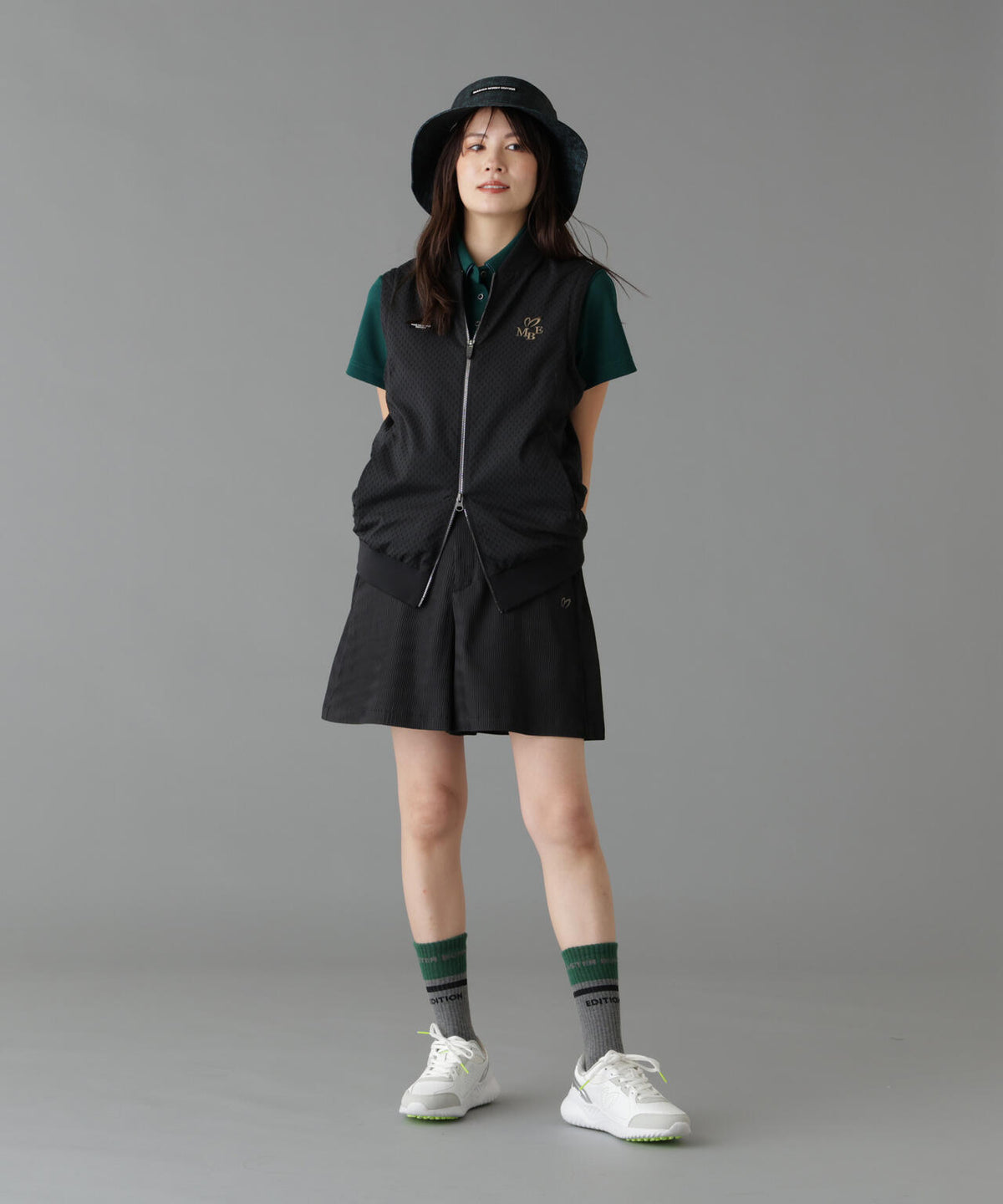 Height : 160 Bust : 80 Waist : 58 Hips : 83 着用サイズ：1